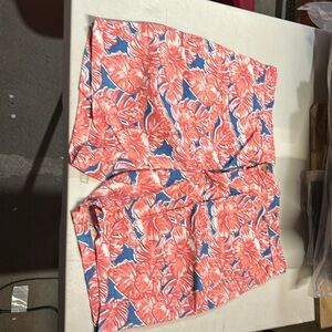 Men’s vineyard vines shorts